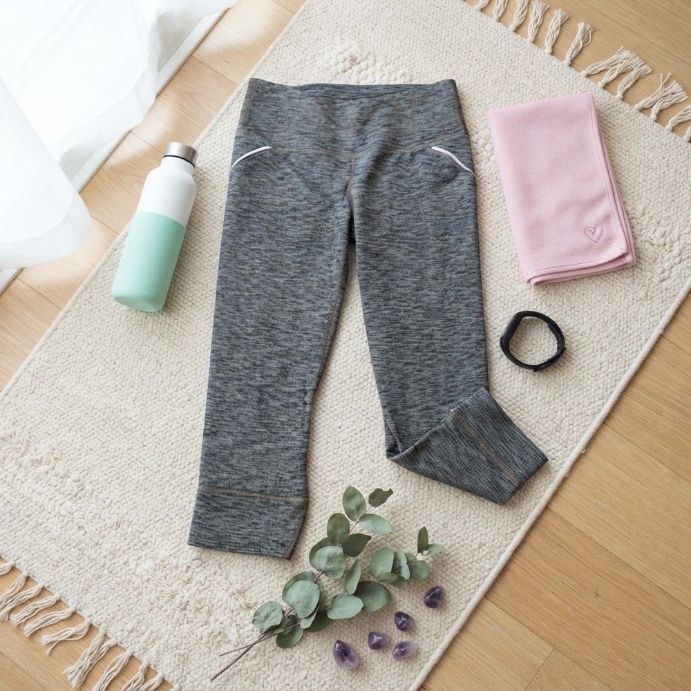 Athleta Womens Gray Space Dye Cropped Leggings Size S Mesh Back Zipper Pocket